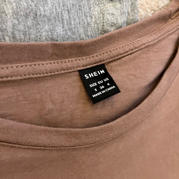 2 Crop Tops - Picture 3 of 3